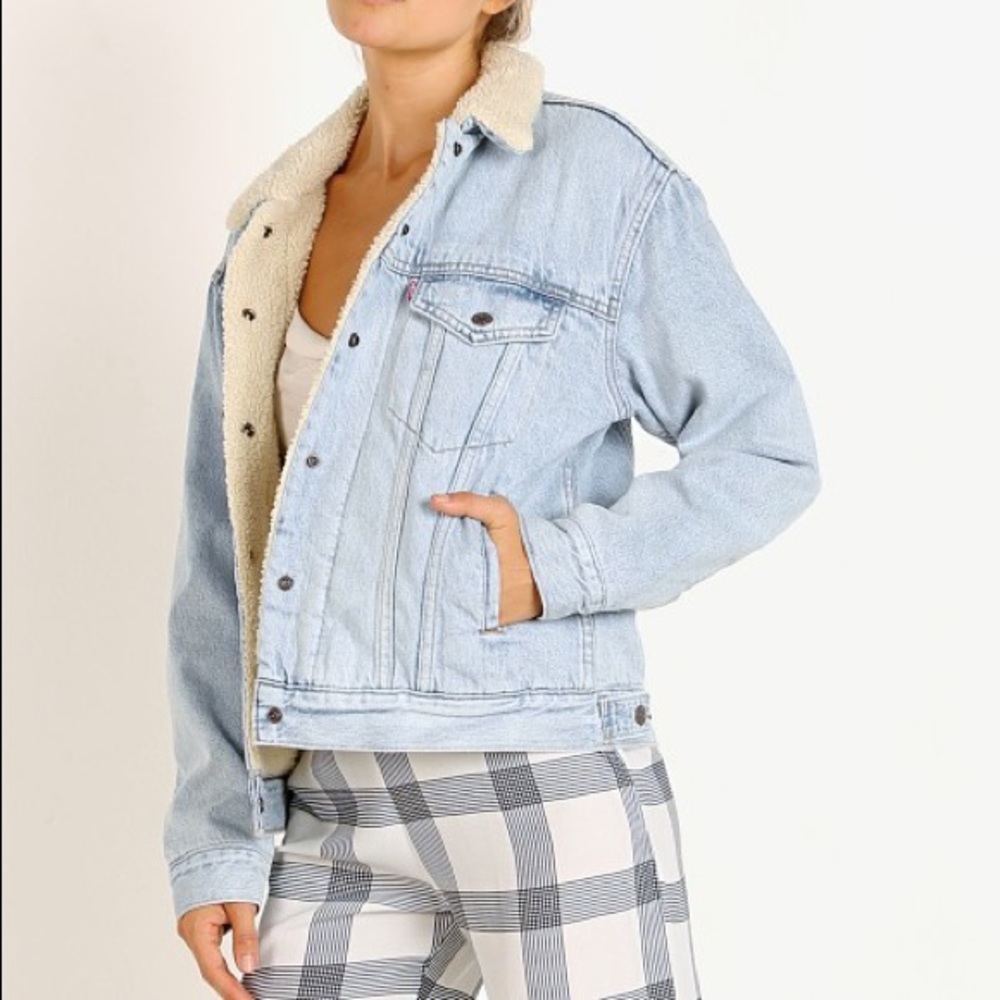 Levi’s Women’s Sherpa Oversized Trucker Jacket